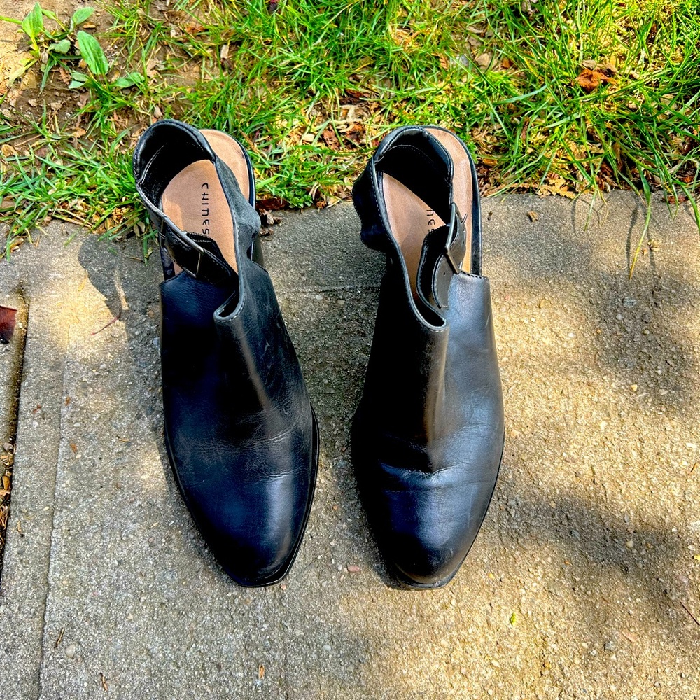 Chinese Laundry Closed-toe Mules Sz 8 1/2